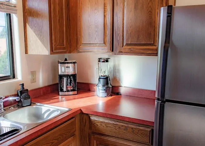 Shaman's Den - Aptly Decorated Space W/a View Sedona
