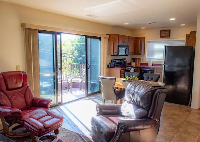 Shaman's Den - Aptly Decorated Space W/a View Sedona